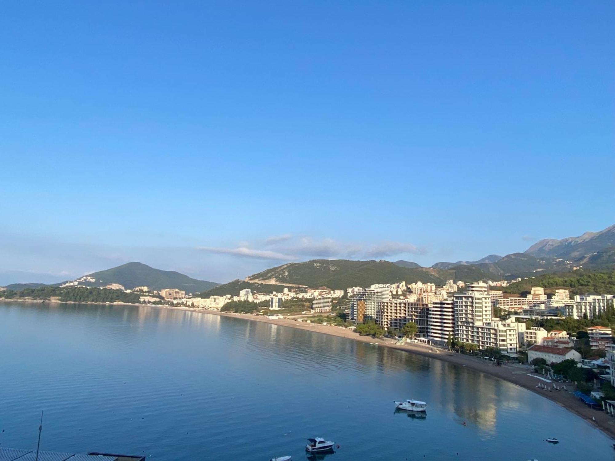 Ponta Nova One Bedroom With Sea View *