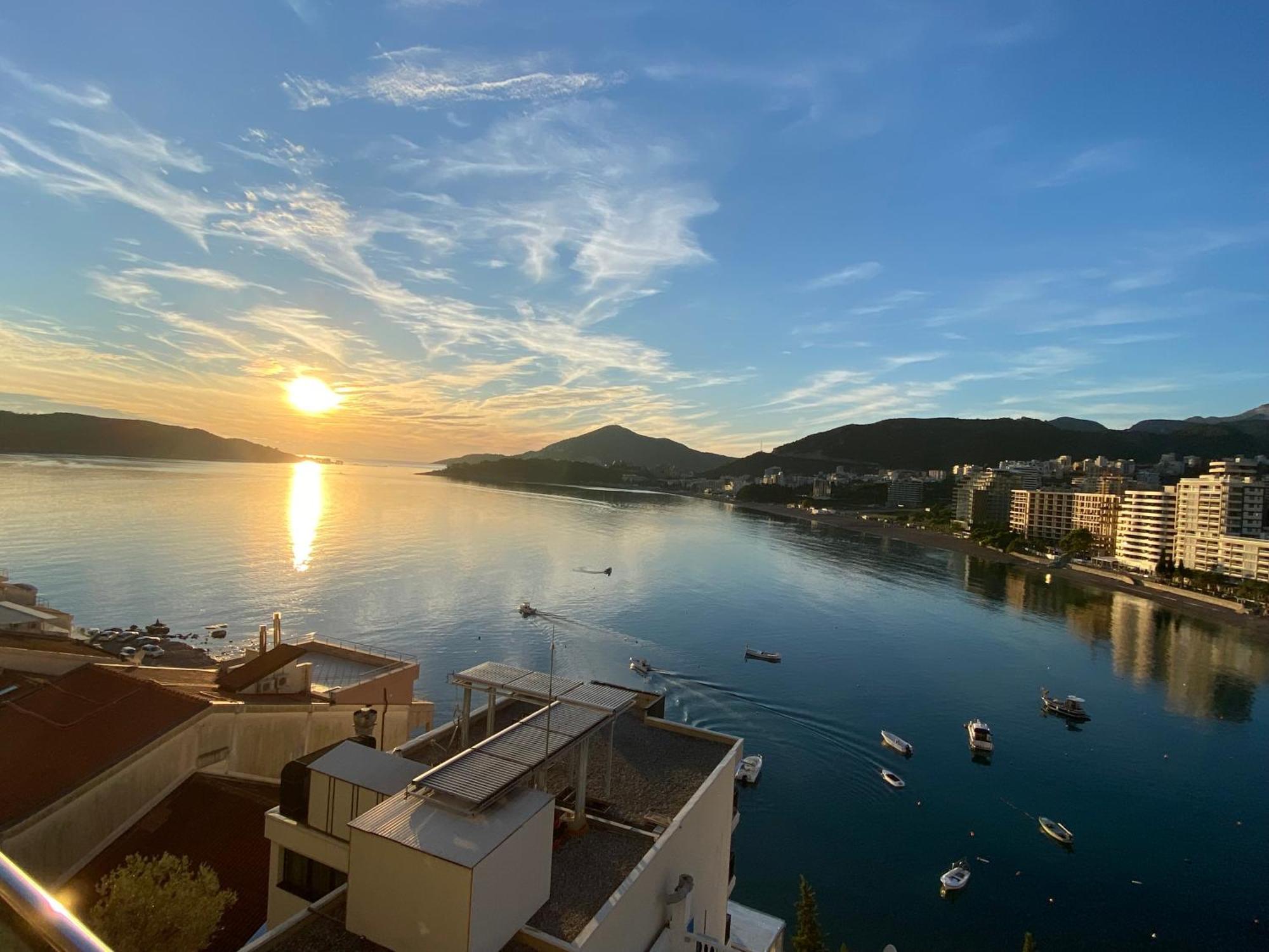 Ponta Nova One Bedroom With Sea View